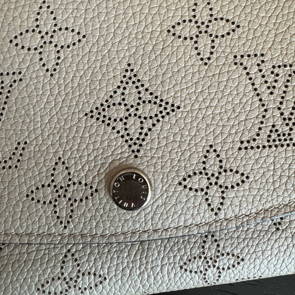 Louis Vuitton Iris Compact Wallet - Picture 8 of 10